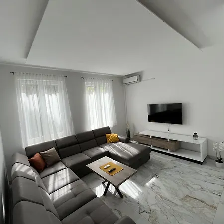 Holiday home House Pine Tree Lokva Rogoznica