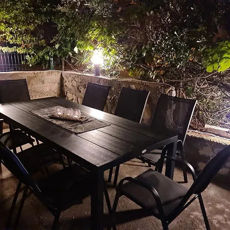 House Pine Tree בית נופש לוקבה