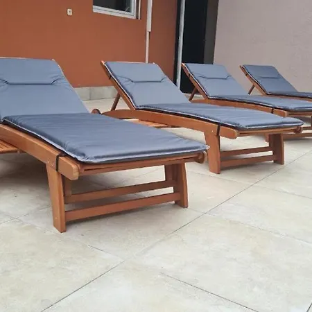 בית נופש House Pine Tree *