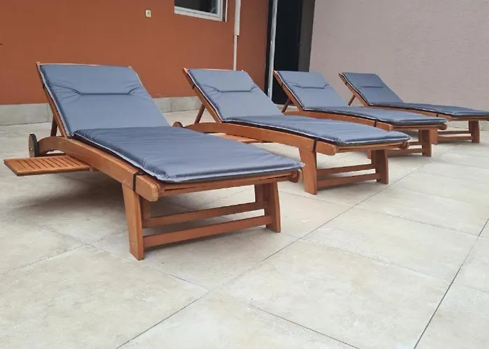 Semesterbostad House Pine Tree *